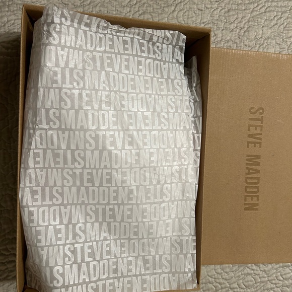 NEW Steve Madden Vala-S 4” high stiletto in size 6! - Picture 8 of 9